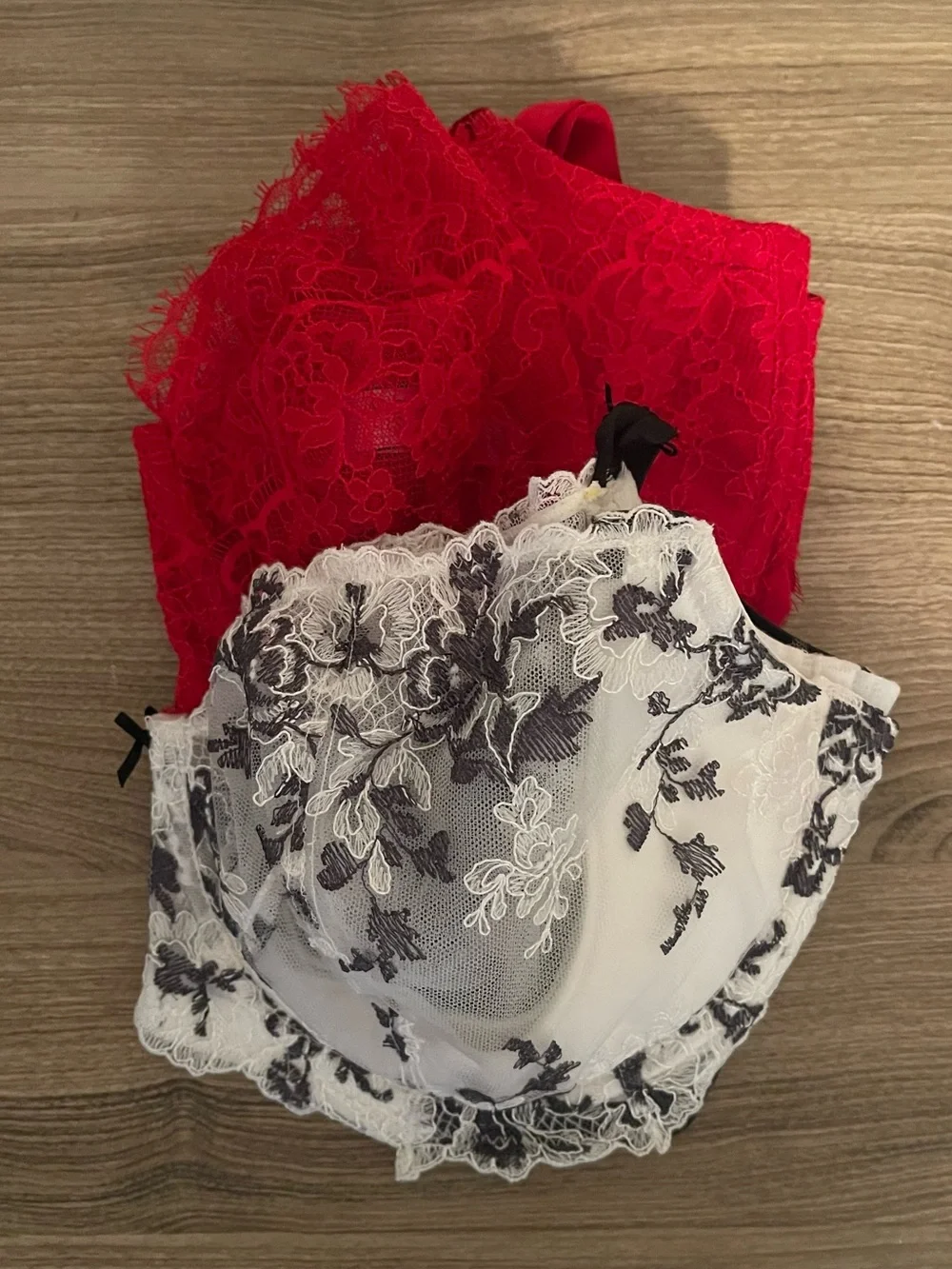 2 Victoria's Secret Dream Angels Bras - Picture 2 of 13